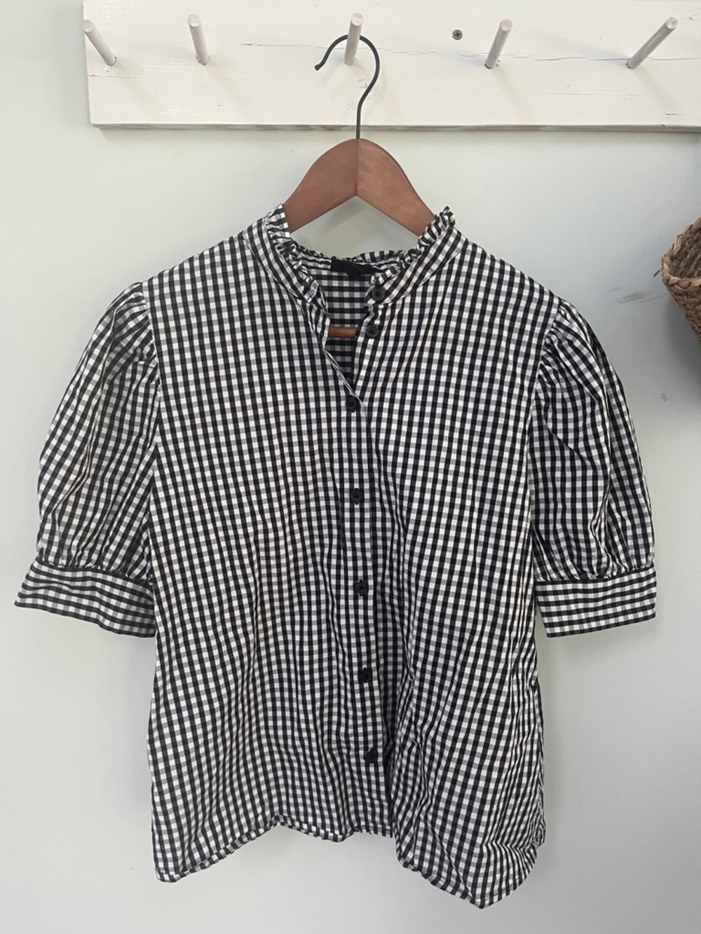 Who What Wear Black & White Gingham Button-Up Puff Sleeve Blouse